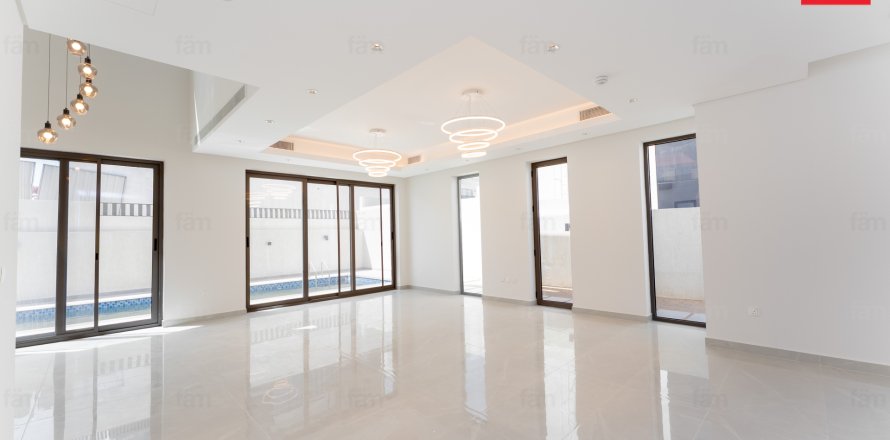 Villa em Al Furjan, Dubai, EAU 5 quartos, 617.5 m2 № 703667