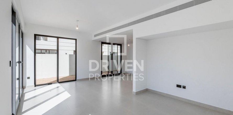 Villa asukohaga Tilal Al Ghaf, Dubai, AÜE: 4 magamistoaga, 316 m² Nr 603471