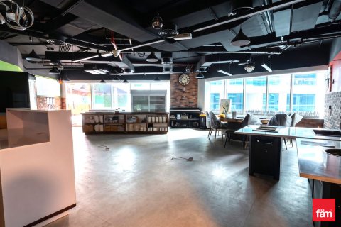 Dubai, BAE’de kiralık dükkan 284.2 m² No 705597 - fotoğraf 3