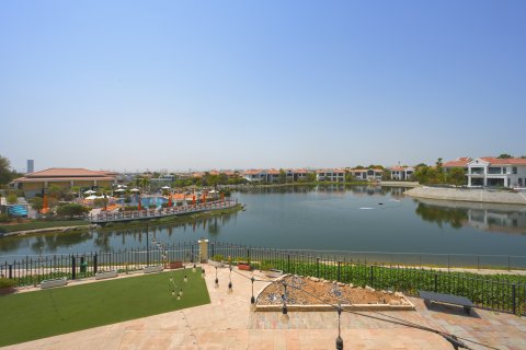 Willa na sprzedaż w Jumeirah Islands, Dubai, ZEA 4 sypialnie, 492.39 mkw., nr 762771 - zdjęcie 4