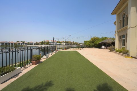 Willa na sprzedaż w Jumeirah Islands, Dubai, ZEA 4 sypialnie, 492.39 mkw., nr 762771 - zdjęcie 5