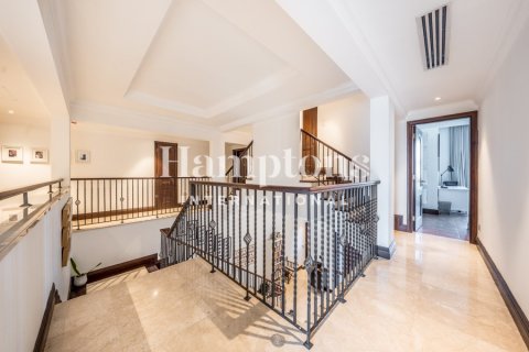 Vila di Jumeirah Golf Estates, Dubai, UAE 5 bilik tidur, 690.45509600 meter persegi № 707815 - foto 2