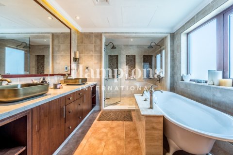 Vila di Jumeirah Golf Estates, Dubai, UAE 5 bilik tidur, 690.45509600 meter persegi № 707815 - foto 21