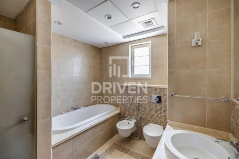Vilë në Jumeirah Park, Dubai, Emiratet e Bashkuara Arabe 4 dhoma gjumi, 403 m2. № 603738 - Foto 16