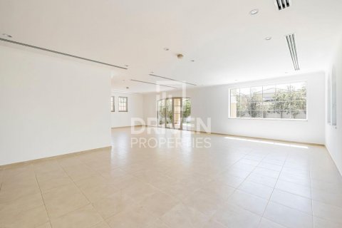 Vilë në Jumeirah Park, Dubai, Emiratet e Bashkuara Arabe 4 dhoma gjumi, 403 m2. № 603738 - Foto 13
