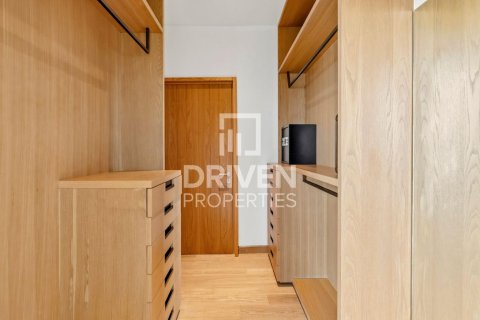 Apartmen di Jumeirah, Dubai, UAE 1 bilik tidur, 150.41 meter persegi № 756833 - foto 14
