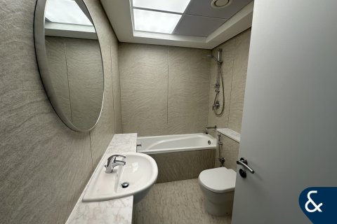 Apartmen di DIFC, Dubai, UAE 2 bilik tidur, 158 meter persegi № 668522 - foto 9