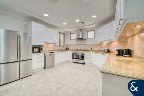 Vila v Palm Jumeirah, Dubai, SAE 5 ložnice, 622 m² Č.: 668520 - fotografie 3