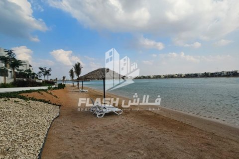 Villa in Mina Al Arab, Ras Al Khaimah, UAE 4 bedrooms, 353 sq.m. № 611681 - photo 4
