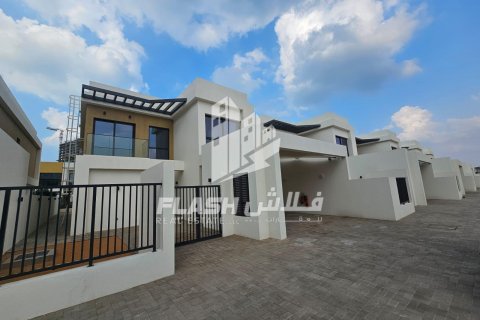 Villa in Mina Al Arab, Ras Al Khaimah, UAE 4 bedrooms, 353 sq.m. № 611681 - photo 1