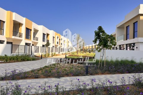 تاون هاوس للبيع في Mina Al Arab، رأس الخيمة، الإمارات العربية المتحدة 3 غرفة نوم ، 237.6 متر مربع ، رقم 611669 - صورة 2