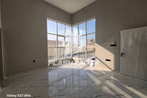Vilë në Al Riffa, Ras Al Khaimah, Emiratet e Bashkuara Arabe 4 dhoma gjumi, 929 m2. № 611678 - Foto 10