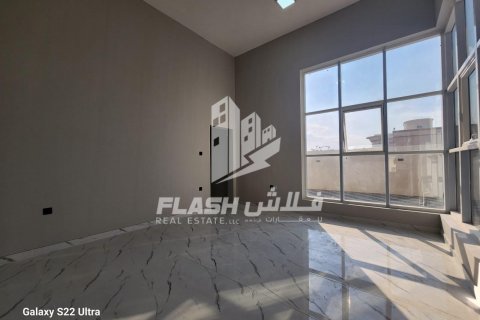 Vilë në Al Riffa, Ras Al Khaimah, Emiratet e Bashkuara Arabe 4 dhoma gjumi, 929 m2. № 611678 - Foto 11