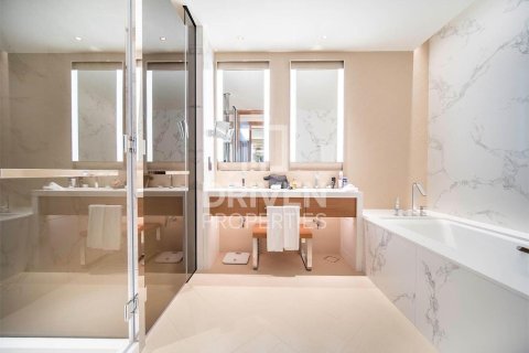 Appartamento in affitto a Downtown Dubai (Downtown Burj Dubai), Dubai, EAU 3 camere da letto, 165.46 mq. № 744934 - foto 18