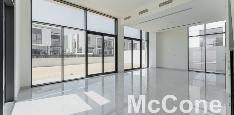 Villa itt: Al Furjan, Dubai, EAE, 4 hálószoba, 569.96 m², azonosító: 587276