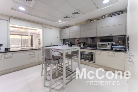 Řadový dům v Meydan, Dubai, SAE 4 ložnice, 218.04 m² Č.: 587177 - fotografie 5