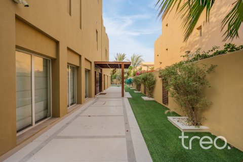 Villa zum Verkauf in Arabian Ranches, Dubai, VAE 7 Schlafzimmer, 505.67 m2 Nr. 753618 - Foto 23