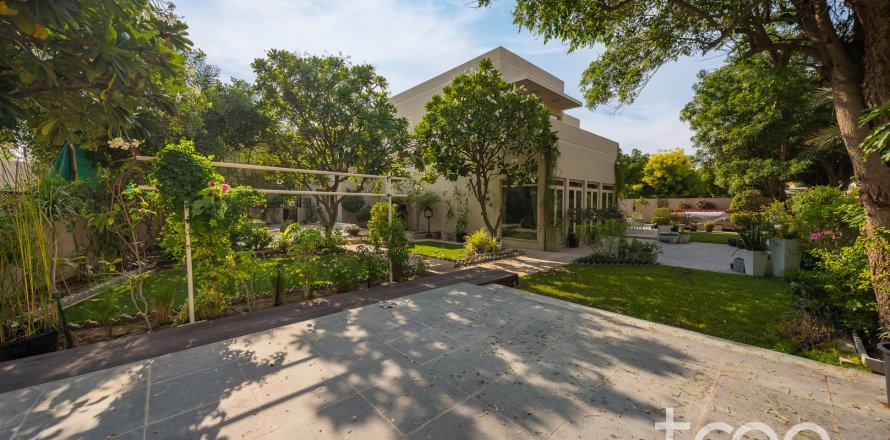 Villa asukohaga Arabian Ranches, Dubai, AÜE: 5 magamistoaga, 493.22 m² Nr 753619