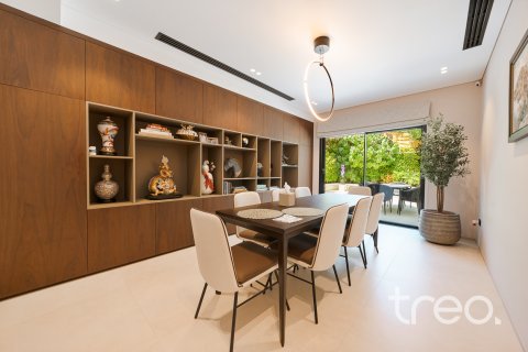 Vila u Meadows, Dubai, UAE 5 spavaćih soba, 408.77 m2 Br. 753614 - fotografija 8
