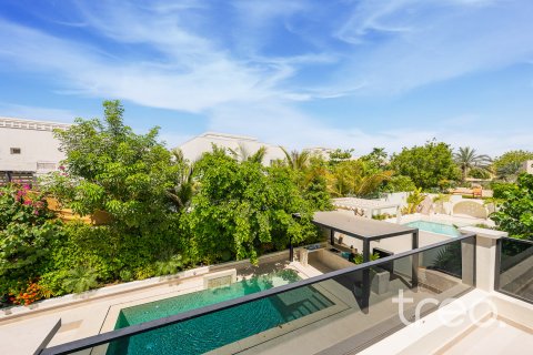 Vila u Meadows, Dubai, UAE 5 spavaćih soba, 408.77 m2 Br. 753614 - fotografija 17