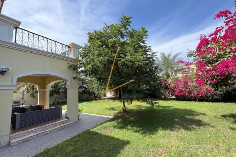 Vilă de închiriat în Jumeirah Park, Dubai, EAU 3 dormitoare, 861 mp. №718669 - poză 15