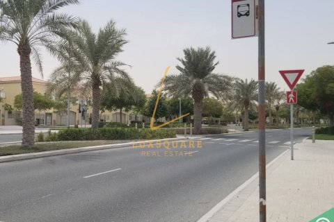 Vilă de închiriat în Jumeirah Park, Dubai, EAU 3 dormitoare, 861 mp. №718669 - poză 19