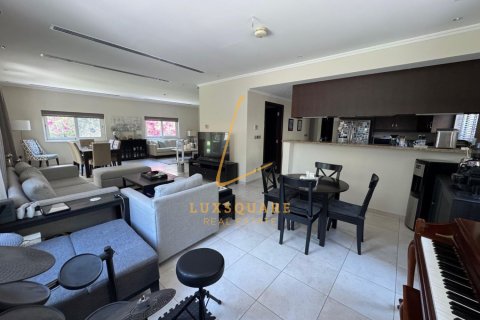Vilă de închiriat în Jumeirah Park, Dubai, EAU 3 dormitoare, 861 mp. №718669 - poză 5
