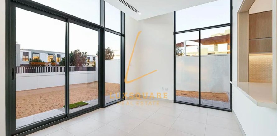 Vila v Al Furjan, Dubai, SAE 3 spálne, 238 m2 č. 718671