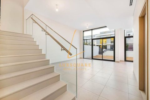 Vila v Al Furjan, Dubai, SAE 3 spálne, 238 m2 č. 718671 - Fotografia 8