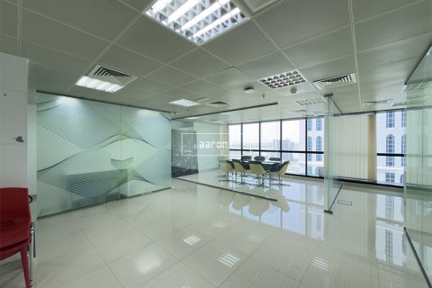 Office in Jumeirah Lake Towers, Dubai, UAE 95.1 sq.m. № 628703 - photo 3