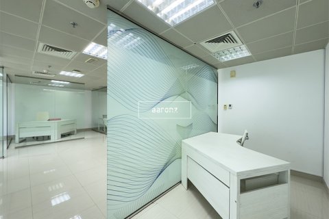 Office in Jumeirah Lake Towers, Dubai, UAE 95.1 sq.m. № 628703 - photo 8