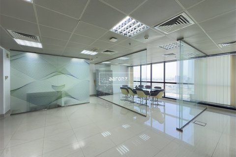 Office in Jumeirah Lake Towers, Dubai, UAE 95.1 sq.m. № 628703 - photo 1