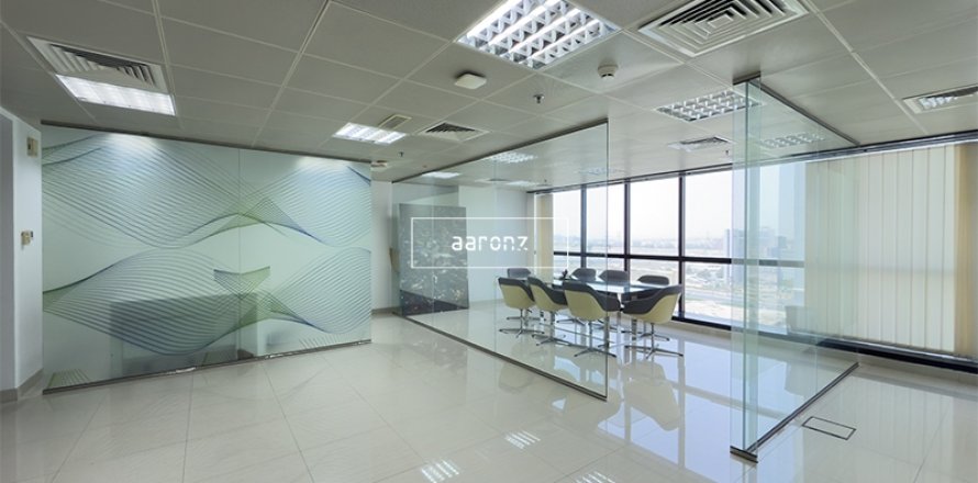 Office in Jumeirah Lake Towers, Dubai, UAE 95.1 sq.m. № 628703