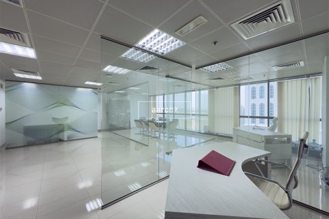 Office in Jumeirah Lake Towers, Dubai, UAE 95.1 sq.m. № 628703 - photo 11