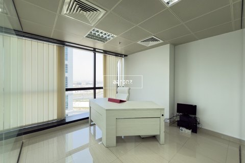 Office in Jumeirah Lake Towers, Dubai, UAE 95.1 sq.m. № 628703 - photo 5