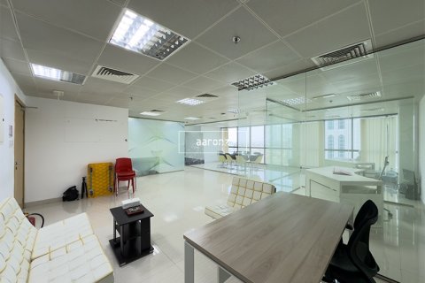 Office in Jumeirah Lake Towers, Dubai, UAE 95.1 sq.m. № 628703 - photo 4