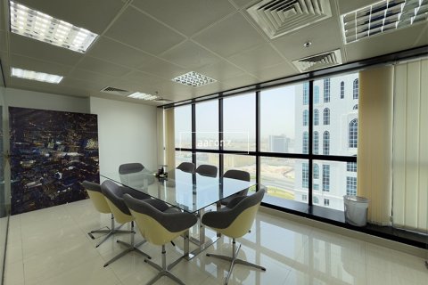 Office in Jumeirah Lake Towers, Dubai, UAE 95.1 sq.m. № 628703 - photo 10
