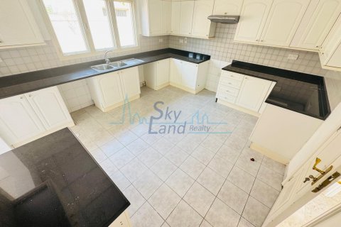 Villa uthyres i Umm Suqeim, Dubai, UAE 3 sovrum, 325.2 kvm Nr. 628657 - fotografi 7