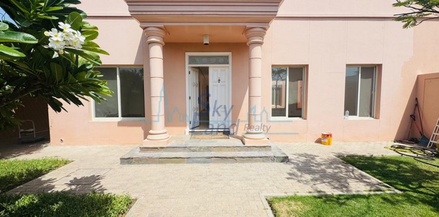 Villa i Umm Suqeim, Dubai, UAE 3 sovrum, 325.2 kvm Nr. 628657