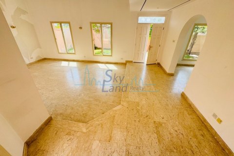 Villa uthyres i Umm Suqeim, Dubai, UAE 3 sovrum, 325.2 kvm Nr. 628657 - fotografi 3