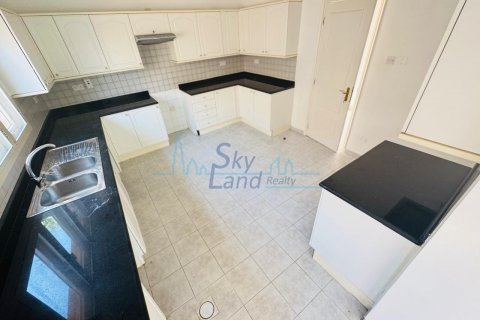 Villa uthyres i Umm Suqeim, Dubai, UAE 3 sovrum, 325.2 kvm Nr. 628657 - fotografi 4