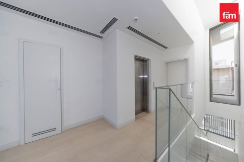 Dubai, UAE의 판매용 타운하우스 침실 3개, 175제곱미터 번호 692897 - 사진 27