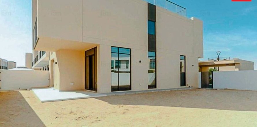 Dubai, UAE의 빌라 침실 4개, 334.6제곱미터 번호 692896