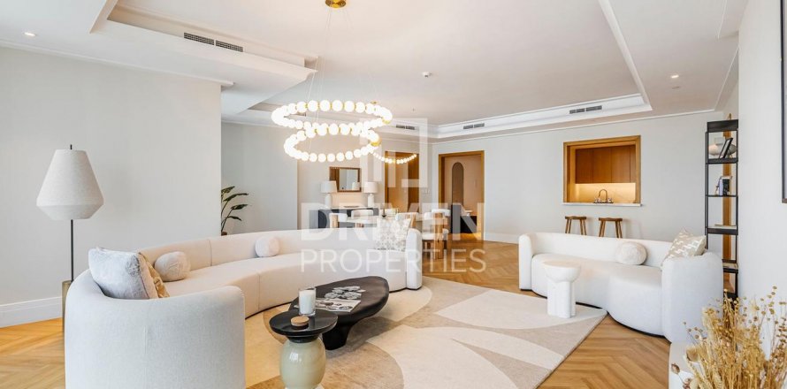 Apartament në Downtown Dubai (Downtown Burj Dubai), Emiratet e Bashkuara Arabe 3 dhoma gjumi, 233 m2. № 602040