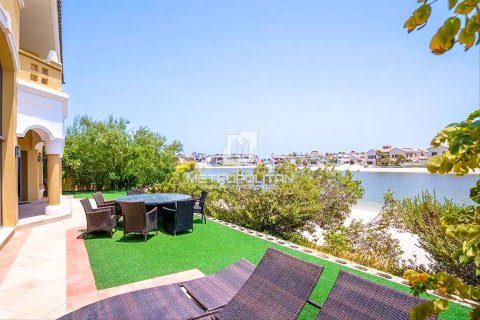 Vila di Palm Jumeirah, Dubai, UEA 4 kamar tidur, 465 m2 nomor 592225 - foto 1