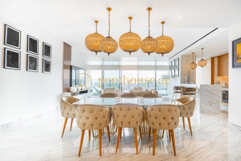 Penthouse in Palm Jumeirah, Dubai, UAE 2 bedrooms, 205 sq.m. № 592224 - photo 2