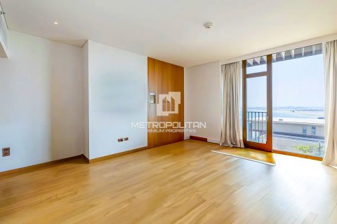 Apartment in Jumeirah, Dubai, UAE 1 bedroom, 150 sq.m. № 592262 - photo 3