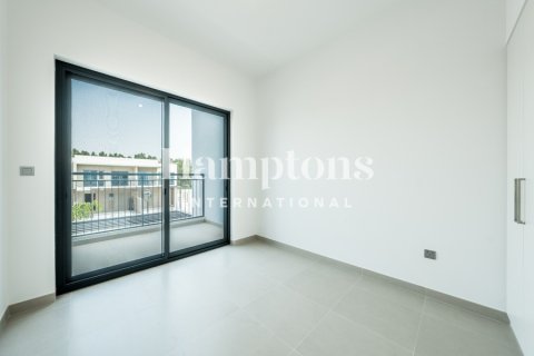 Radhus uthyres i Arabian Ranches 2, Dubai, UAE 3 sovrum, 182.81266534 kvm Nr. 690616 - fotografi 2