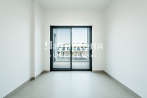 Radhus uthyres i Arabian Ranches 2, Dubai, UAE 3 sovrum, 182.81266534 kvm Nr. 690616 - fotografi 5