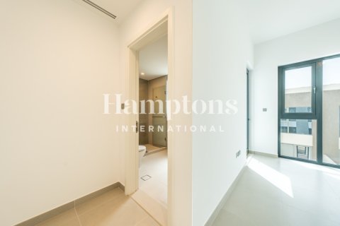 Radhus uthyres i Arabian Ranches 2, Dubai, UAE 3 sovrum, 182.81266534 kvm Nr. 690616 - fotografi 7